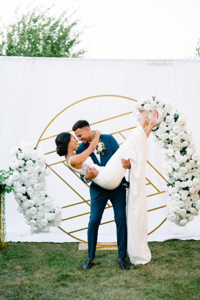 toronto outdoor ceremony arch